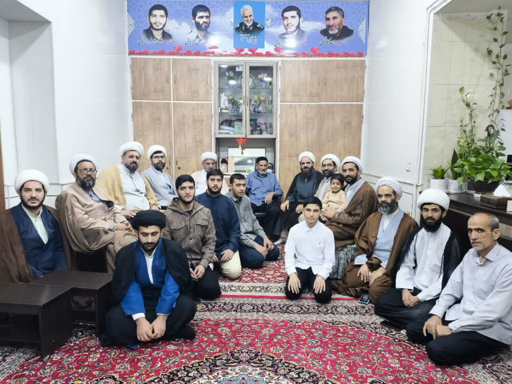 دیدار کارکنان مدرسه علمیه المهدی(عج) آران و بیدگل با خانواده شهیدان اربابی بیدگلی