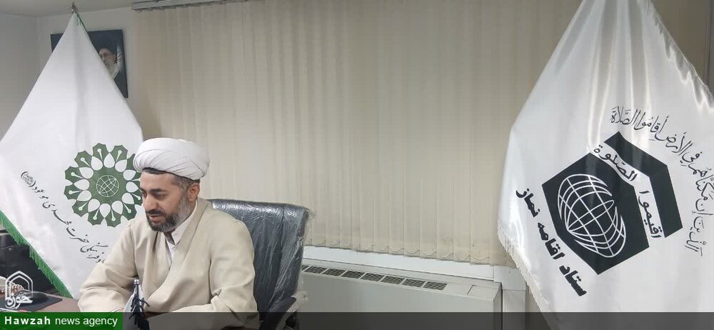 نماز وسیله اتصال به خداوند و دریافت قدرت الهی برای مقابله با زورگویان است