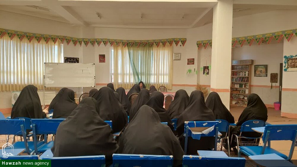 نصرت الهی بر کسانی است که در راه تقوا قدم برمی‌دارند