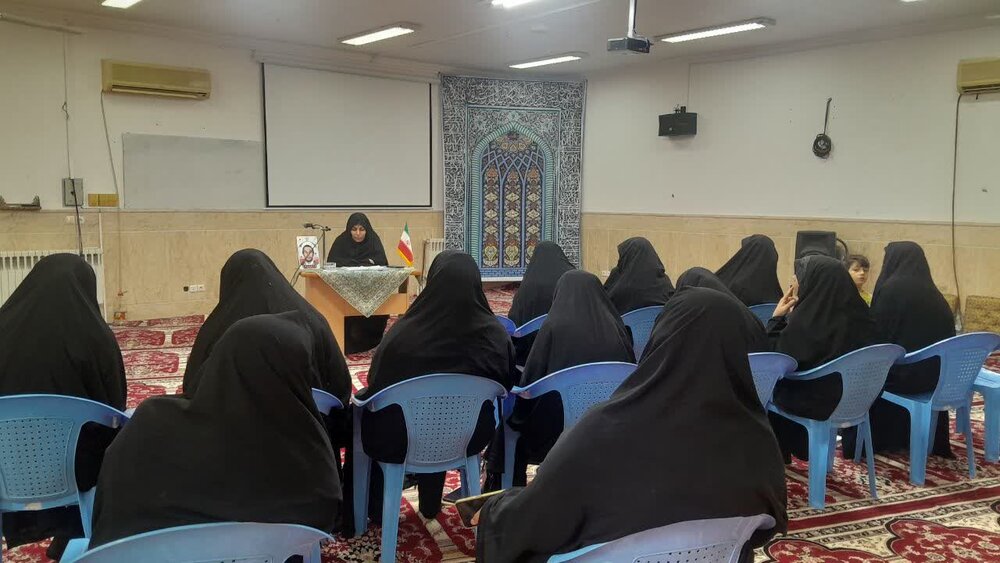 برگزاری دوره آموزشی احکام نماز جماعت ویژه خواهران مبلغ در اردکان