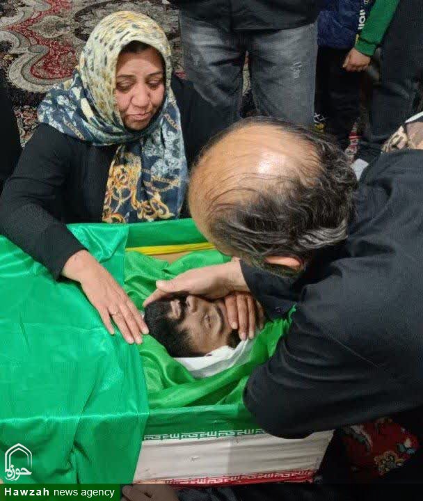 فیلم| آخرین وداع خانواده طلبه شهید ولیزاده با پیکر شهید