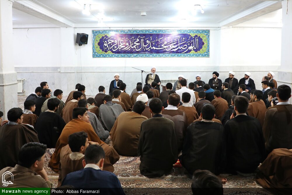 İlim Havzaları Bin Yılı Aşkın Kesintisiz Bir Tarihî Geçmişe Sahiptir / Kum’da 700 Ders-i Haric Düzenleniyor