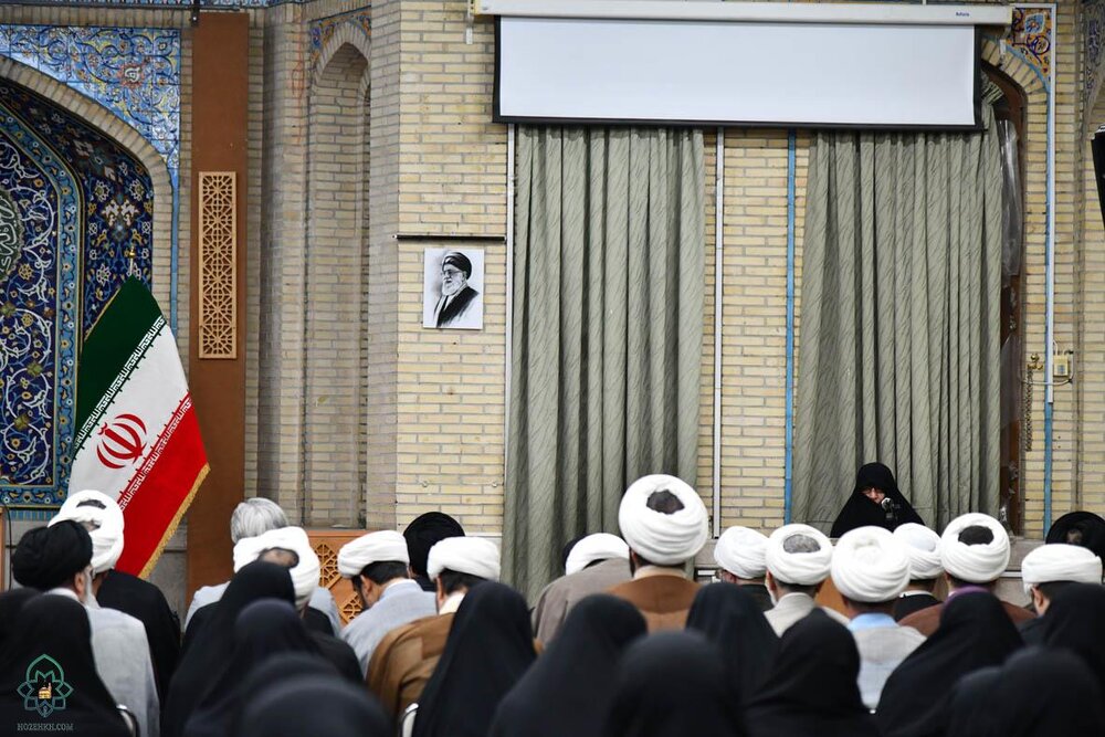 مطالبات نخبگان حوزه علمیه خراسان از مشاور رئیس جمهور/ تاکید بر تعامل متقابل حوزه و دولت