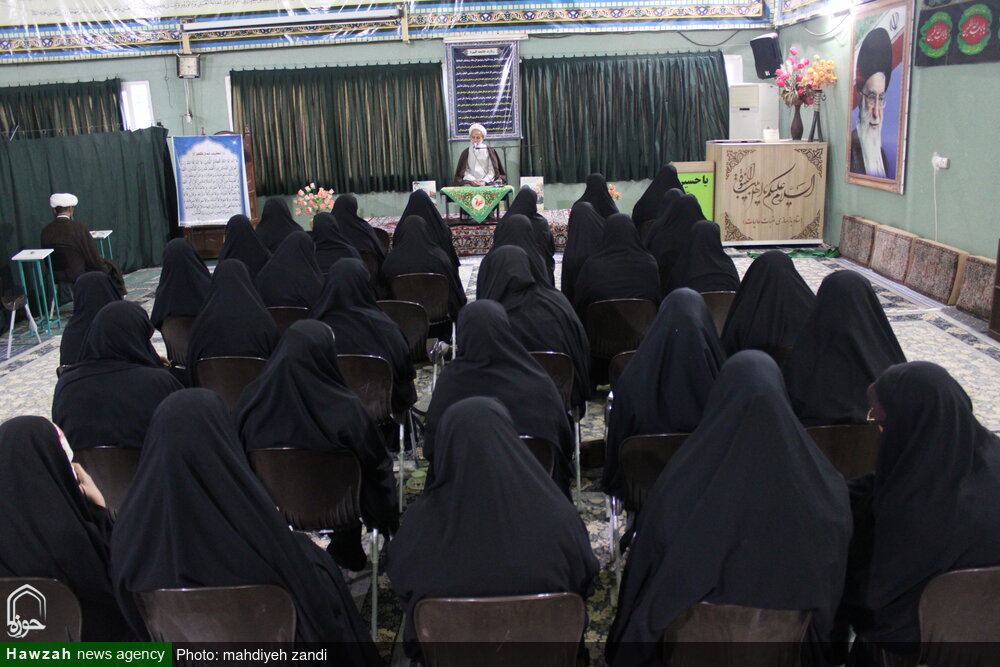 تصاویر/ نشست هم اندیشی بانوان‌ مبلغه صبرا و اسما  شهر کرمان