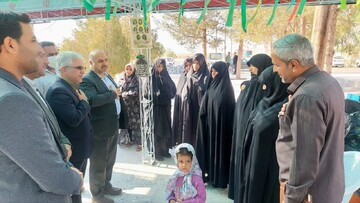 ادای احترام مسئولان استانی و شهرستانی به مقام شامخ ۸ شهید روستای محمدآباد+ عکس