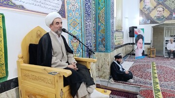 لازمه انفاق، دل‌کندن از دنیا است