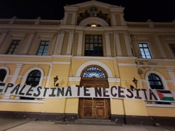 دانشجویان دانشگاه شیلی در دومین سالگرد حمله اسرائیل، ساختمان مرکزی دانشگاه را در حمایت از فلسطین تصرف کردند