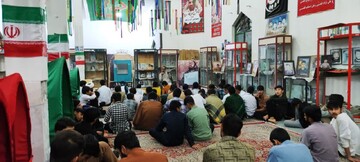 تصاویر طلاب حوزه علمیه امام صادق(ع) زابل با حضور در گلزار شهدا با آرمان‌های امام و شهیدان تجدید میثاق کردند