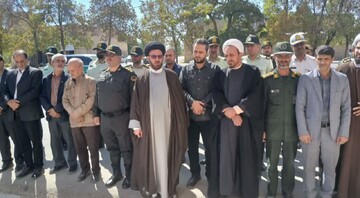 تصاویر / مراسم غبارروبی و عطر افشانی مزار مطهر شهدا در سلطانیه