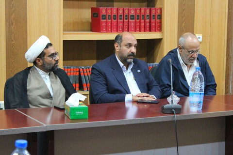 تصاویر/ نشست "تبیین نگاه بین الملل حوزه های علمیه" با حضور معاون بین‌الملل حوزه‌های علمیه کشور