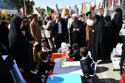 تصاویر/ افتتاح نمایشگاه‌ پایگاه های اسوه سپاه خوی