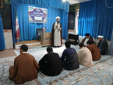 تصاویر/ درس اخلاق طلاب مدرسه علمیه امام خمینی (ره) ماکو