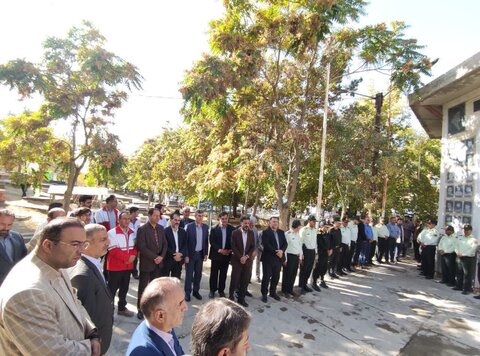 تصاویر/ ادای احترام مسئولین شاهین دژ به مقام شهدای فراجا