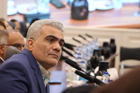 تصاویر/ نشست۱۰۰ کتاب ماندگار قرن با رئیس سازمان اسناد و کتابخانه ملی ایران در یزد