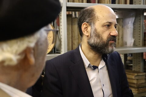 یزد/ بازدید رئیس اسناد و کتابخانه ملی کشور از موزه اسنادتاریخی یزد