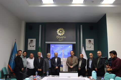 تصاویر/ رونمایی از پوستر مسابقه کتابخوانی در یزد