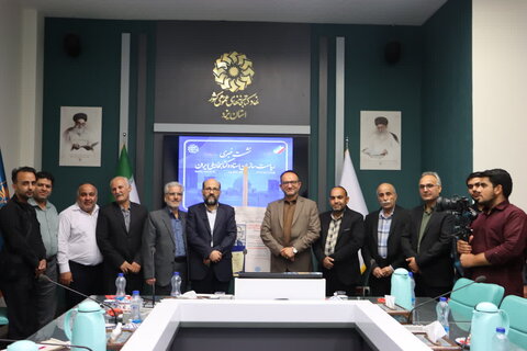 تصاویر/ رونمایی از پوستر مسابقه کتابخوانی در یزد