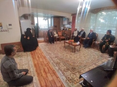 تصاویر/دیدار با خانواده شهید قربانی در آستانه