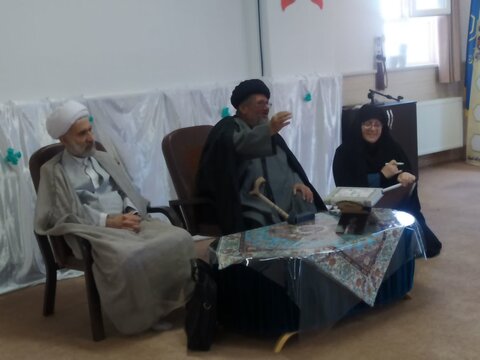 تصاویر/نشست صمیمی موسس مدرسه علمیه فاطمیه محلات با طلاب