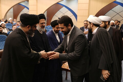 تصاویر/  همایش تجلیل از مبلغان فضای مجازی فعال در دفاع مقدس ۱۲ روزه