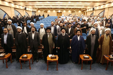 تصاویر/  همایش تجلیل از مبلغان فضای مجازی فعال در دفاع مقدس ۱۲ روزه