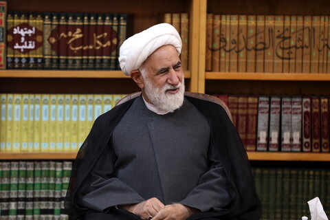 تصاویر/ دیدار نماینده ولی فقیه در بنیاد مسکن با آیت الله اعرافی