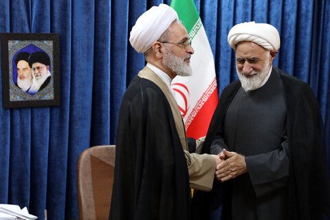 تصاویر/ دیدار نماینده ولی فقیه در بنیاد مسکن با آیت الله اعرافی