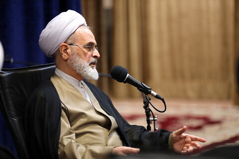 تصاویر/ دیدار نماینده ولی فقیه در بنیاد مسکن با آیت الله اعرافی