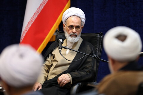 تصاویر/ دیدار نماینده ولی فقیه در بنیاد مسکن با آیت الله اعرافی