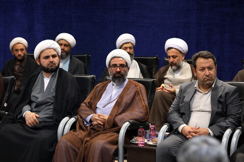 تصاویر/ دیدار نماینده ولی فقیه در بنیاد مسکن با آیت الله اعرافی