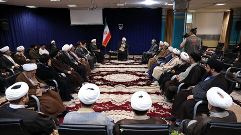 تصاویر/ دیدار نماینده ولی فقیه در بنیاد مسکن با آیت الله اعرافی