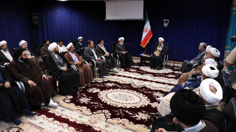 تصاویر/ دیدار نماینده ولی فقیه در بنیاد مسکن با آیت الله اعرافی