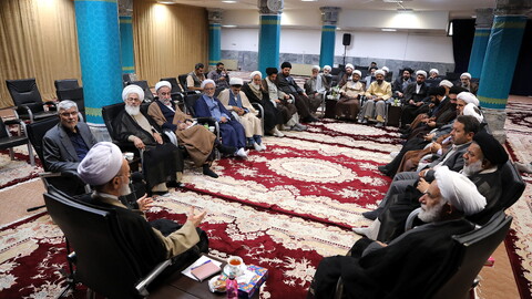 تصاویر/ دیدار نماینده ولی فقیه در بنیاد مسکن با آیت الله اعرافی