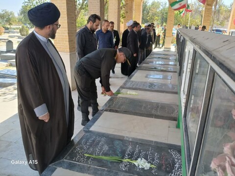 تصاویر / مراسم غبارروبی و عطر افشانی مزار مطهر شهدا در سلطانیه