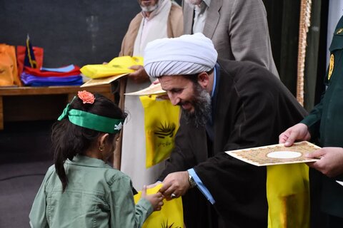 تصاویر/ آیین تجلیل از ۱۵۰ حافظ خردسال دارالقرآن بسیج سپاه خوی