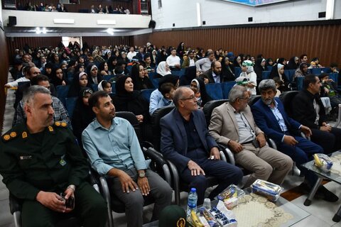 تصاویر/ آیین تجلیل از ۱۵۰ حافظ خردسال دارالقرآن بسیج سپاه خوی