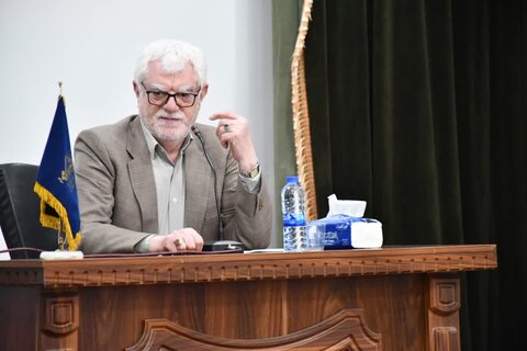 تصاویر/ آیین تجلیل از ۱۵۰ حافظ خردسال دارالقرآن بسیج سپاه خوی