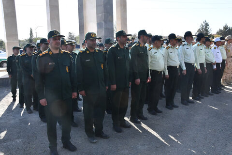 تصاویر/ غبارروبی وعطرافشانی گلزار مطهر شهدای خوی