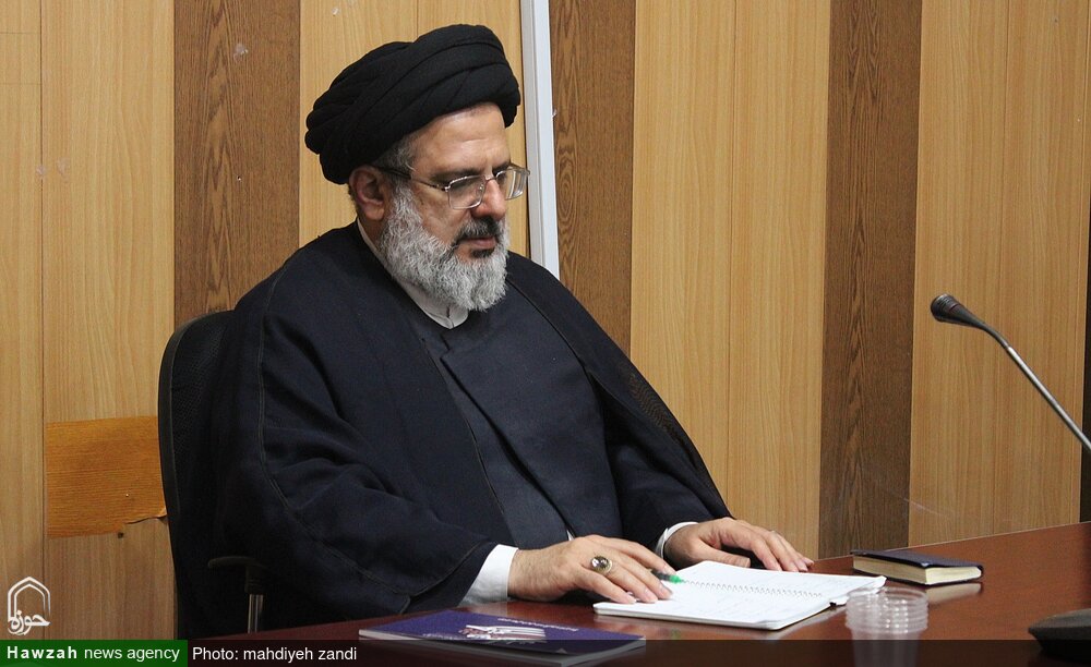 جهانی‌شدن حوزه‌های علمیه با الگوی مکتب سلیمانی/ استان کرمان مرجعیت بین‌المللی در زمینه گفتمان‌سازی مقاومت پیدا کند+ عکس