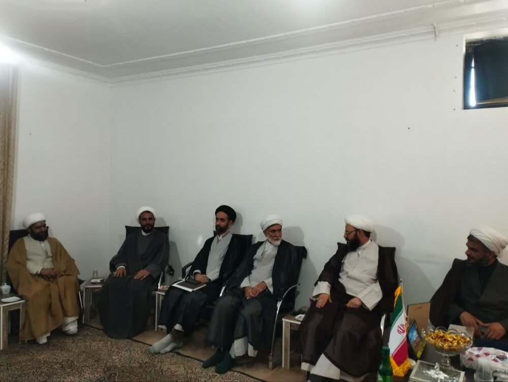حضور معاون تبلیغ کرمان در دفتر امام جمعه زرند