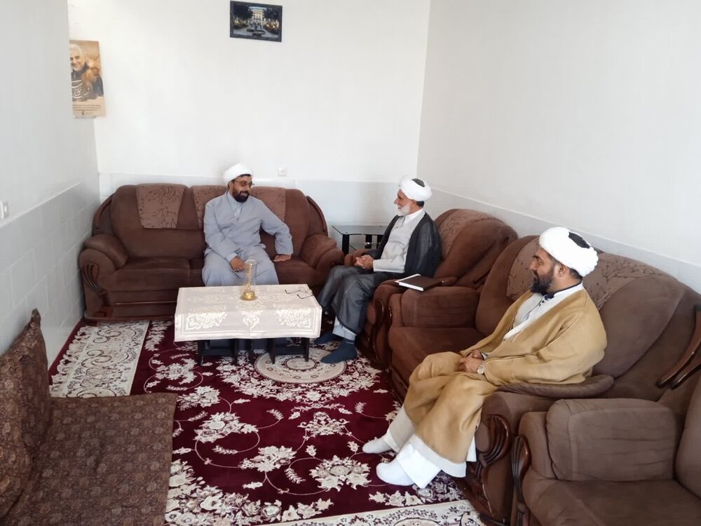 دیدار معاون تبلیغ کرمان با مبلغ طرح هجرت روستای طالقانی