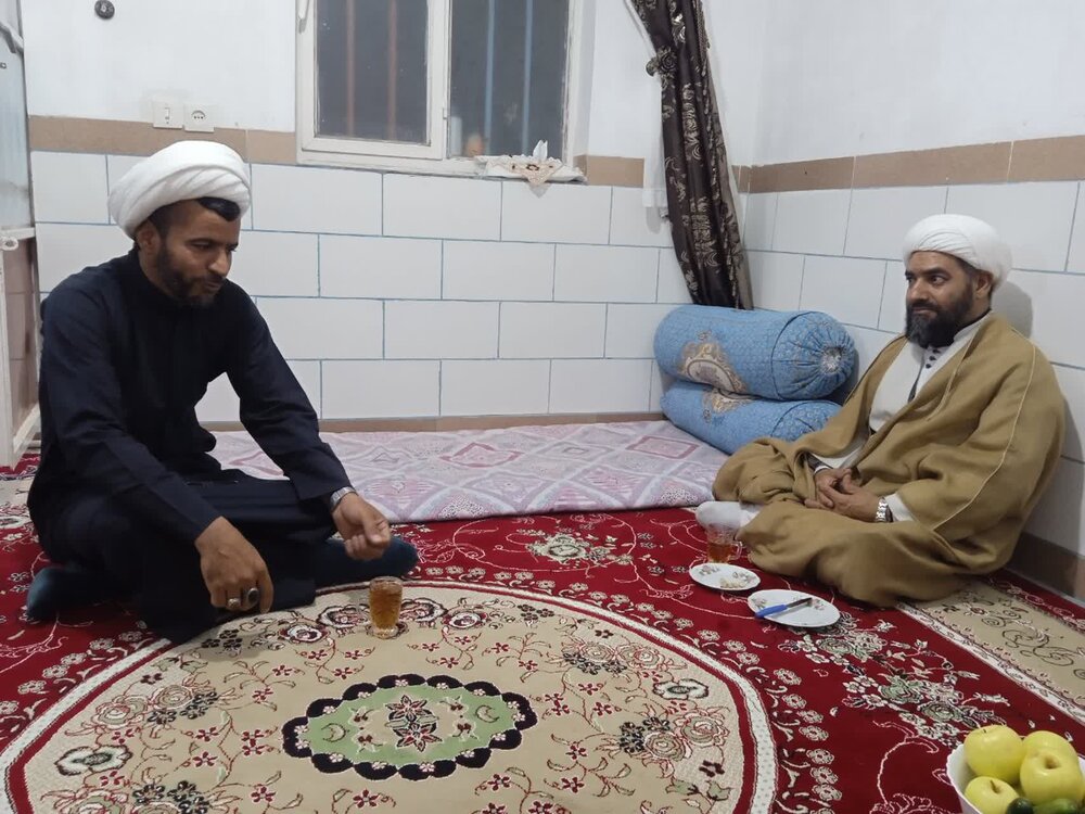 دیدار معاون تبلیغ کرمان با مبلغ طرح هجرت روستای احمدآباد دیلمقانی