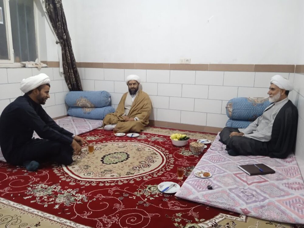 دیدار معاون تبلیغ کرمان با مبلغ طرح هجرت روستای احمدآباد دیلمقانی