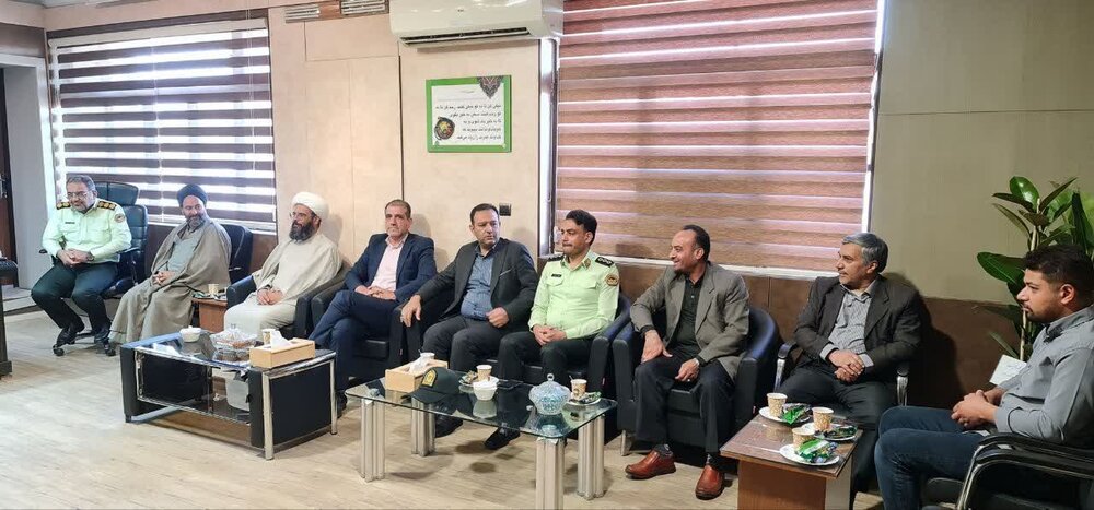 نیروهای انتظامی، استوار و محکم پای کار انقلاب و کشور ایستاده‌اند