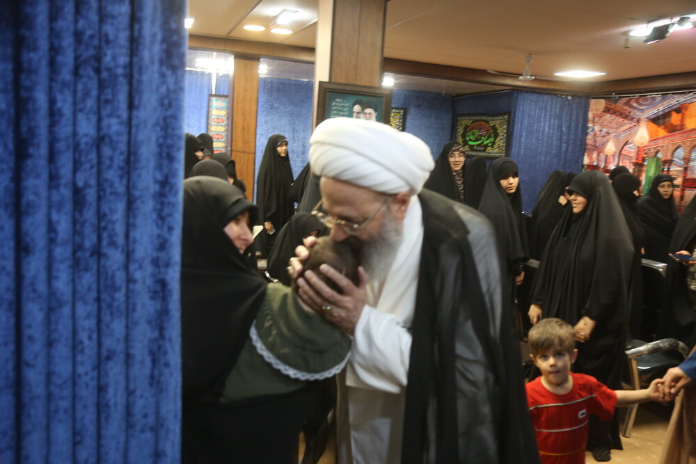 تصاویر/ دیدار آیتالله فقیهی با جمعی از طلاب خواهر حوزه آیتالله شهید غفاری(ره) تصاویر/ دیدار آیتالله فقیهی با جمعی از طلاب خواهر حوزه آیتالله شهید غفاری(ره)
