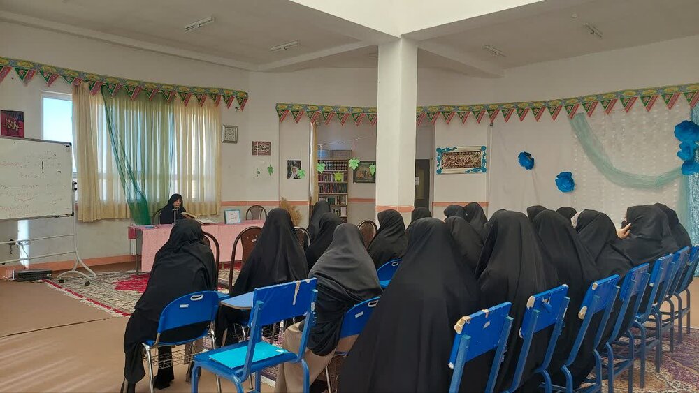 نشست مهدویت در مدرسه علمیه فاطمیه نقده