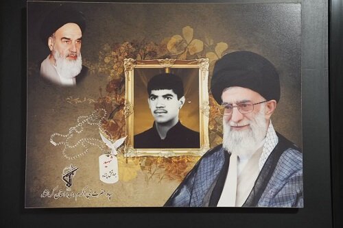 دیدار استاندار و نماینده کرمانشاه با خانواده شهید اهل کوزران+ تصاویر