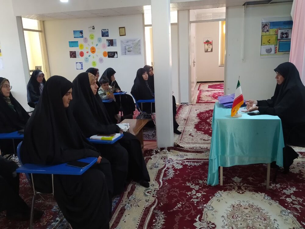 نشست مهدویت طلاب مدرسه علمیه نجمه خاتون تکاب