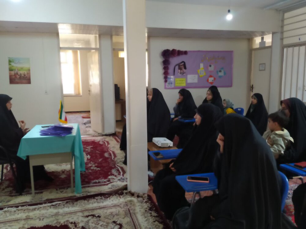 نشست مهدویت طلاب مدرسه علمیه نجمه خاتون تکاب