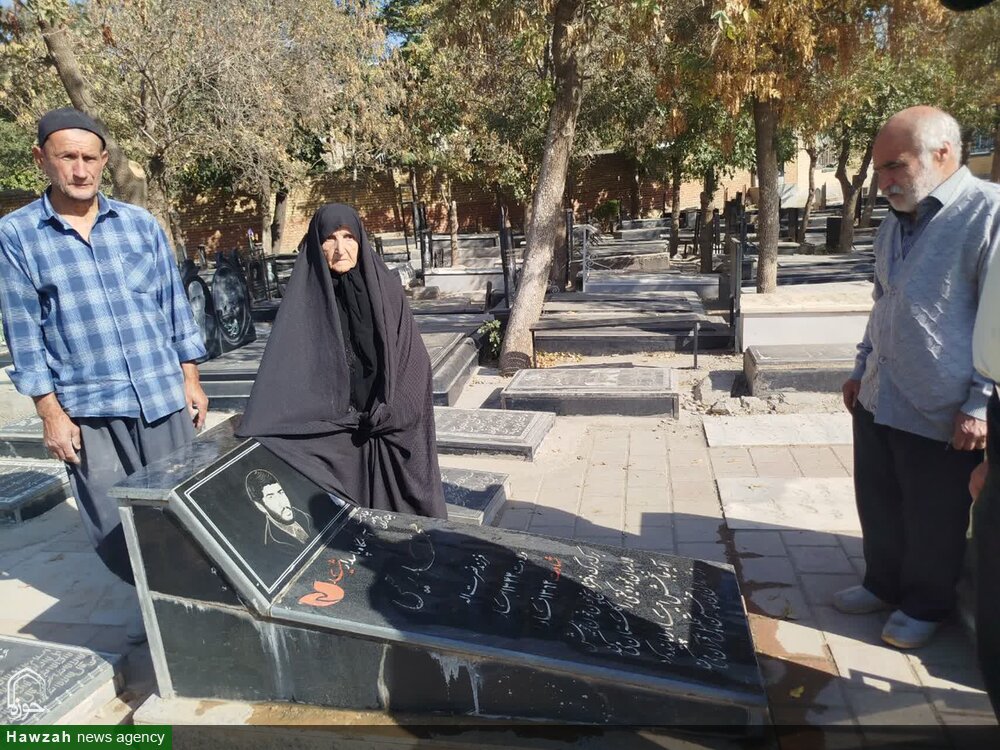 مراسم غبارروبی و عطرافشانی مزار شهدای شهرستان بهار به مناسبت هفته فراجا